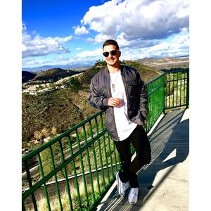 Meet your Posher, Wes